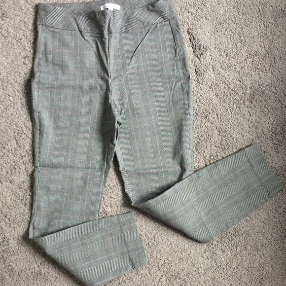 Camber & Grace cute pink plaid pull on stretch work capris - Picture 2 of 9